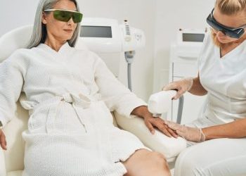 competent-master-wearing-glasses-during-laser-procedure-rf2d8qh2h08cn077bva4qfs6ad0kaf2jap9ykvgs30